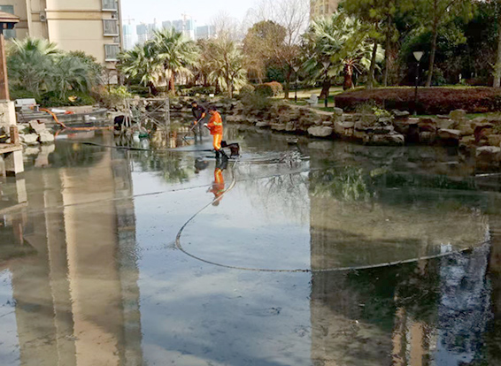 普宁景观池淤泥清理