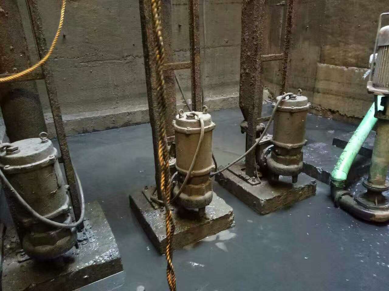 普宁污水池清理